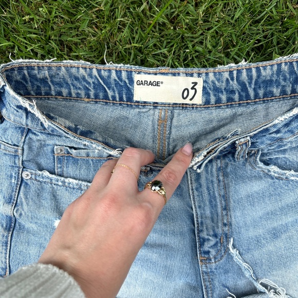 Denim shorts - Picture 3 of 3